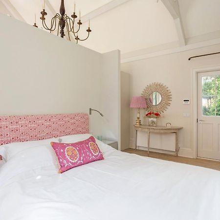The Annexe - Beautiful Apartment With Garden Close To Heathrow And Windsor Staines-upon-Thames Екстериор снимка