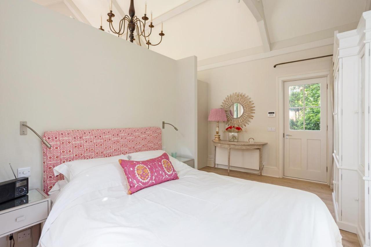 The Annexe - Beautiful Apartment With Garden Close To Heathrow And Windsor Staines-upon-Thames Екстериор снимка