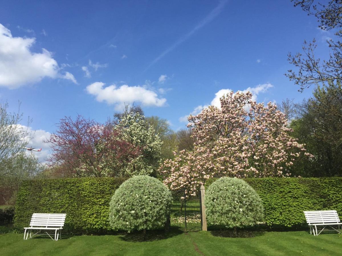 The Annexe - Beautiful Apartment With Garden Close To Heathrow And Windsor Staines-upon-Thames Екстериор снимка