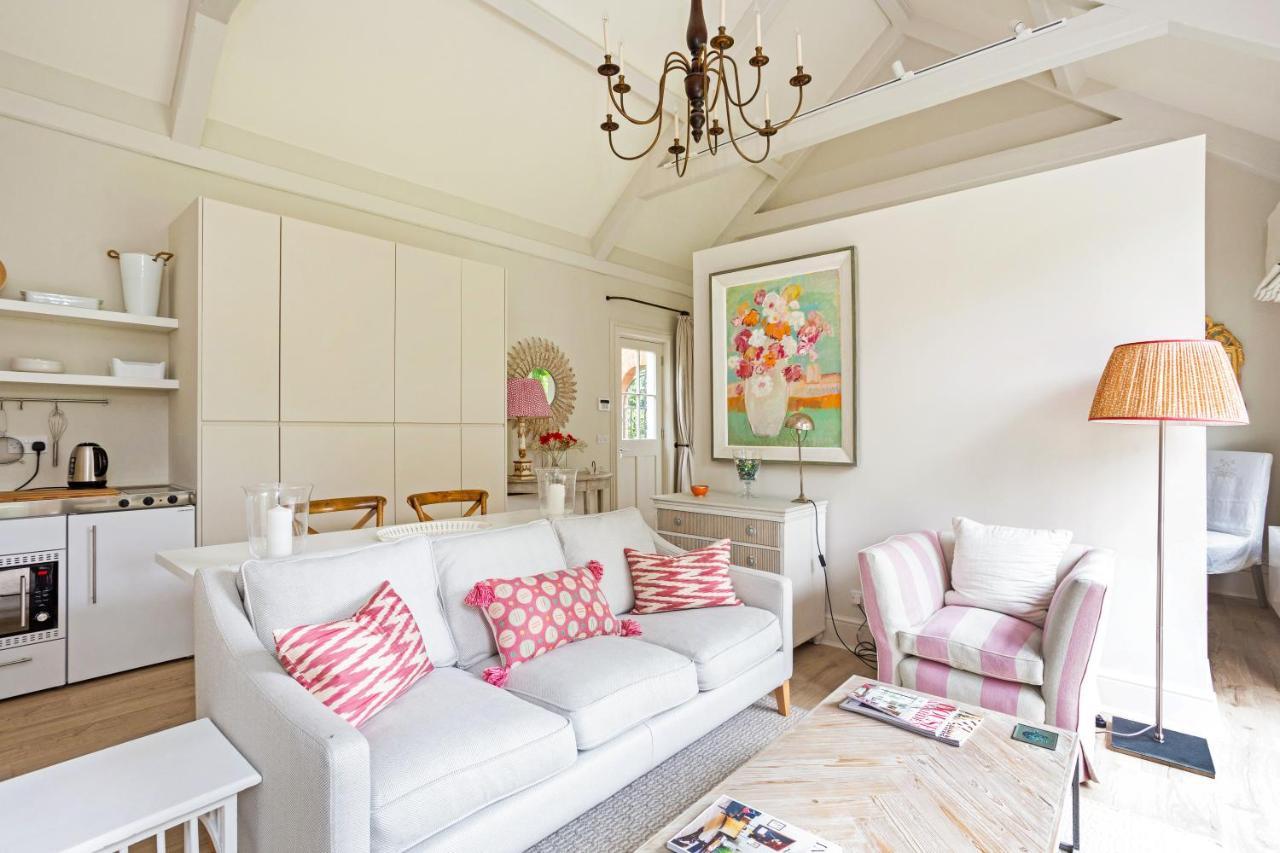 The Annexe - Beautiful Apartment With Garden Close To Heathrow And Windsor Staines-upon-Thames Екстериор снимка
