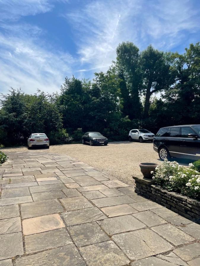The Annexe - Beautiful Apartment With Garden Close To Heathrow And Windsor Staines-upon-Thames Екстериор снимка